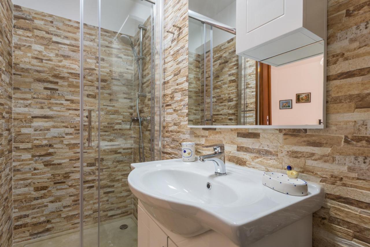 Apartment Lanterna Veneziana Rovinj Exteriör bild